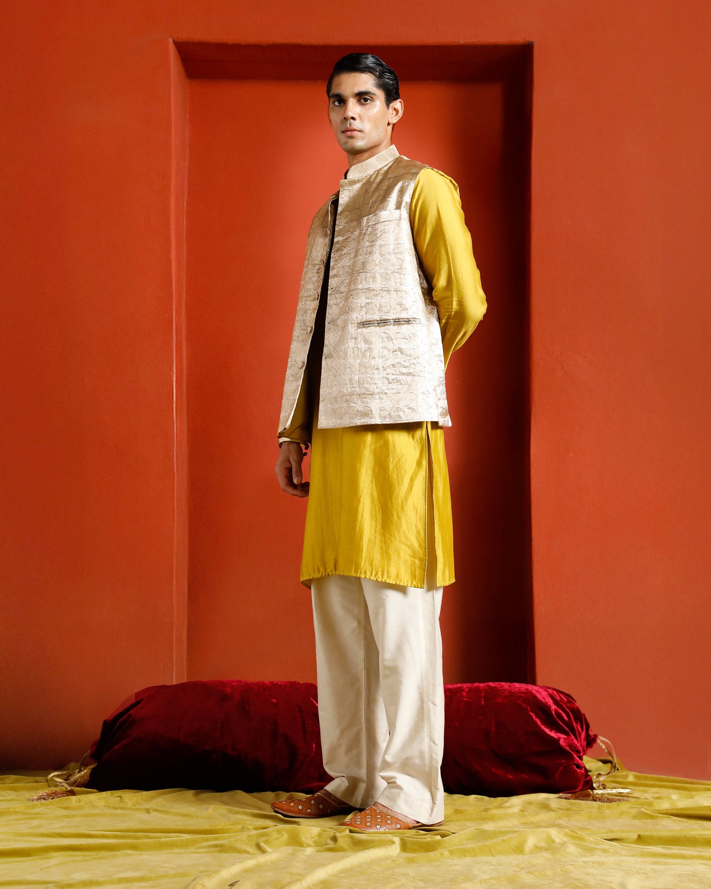 Silver Pure Tissue Brocade Circular Motif Bandi- Yellow Hue