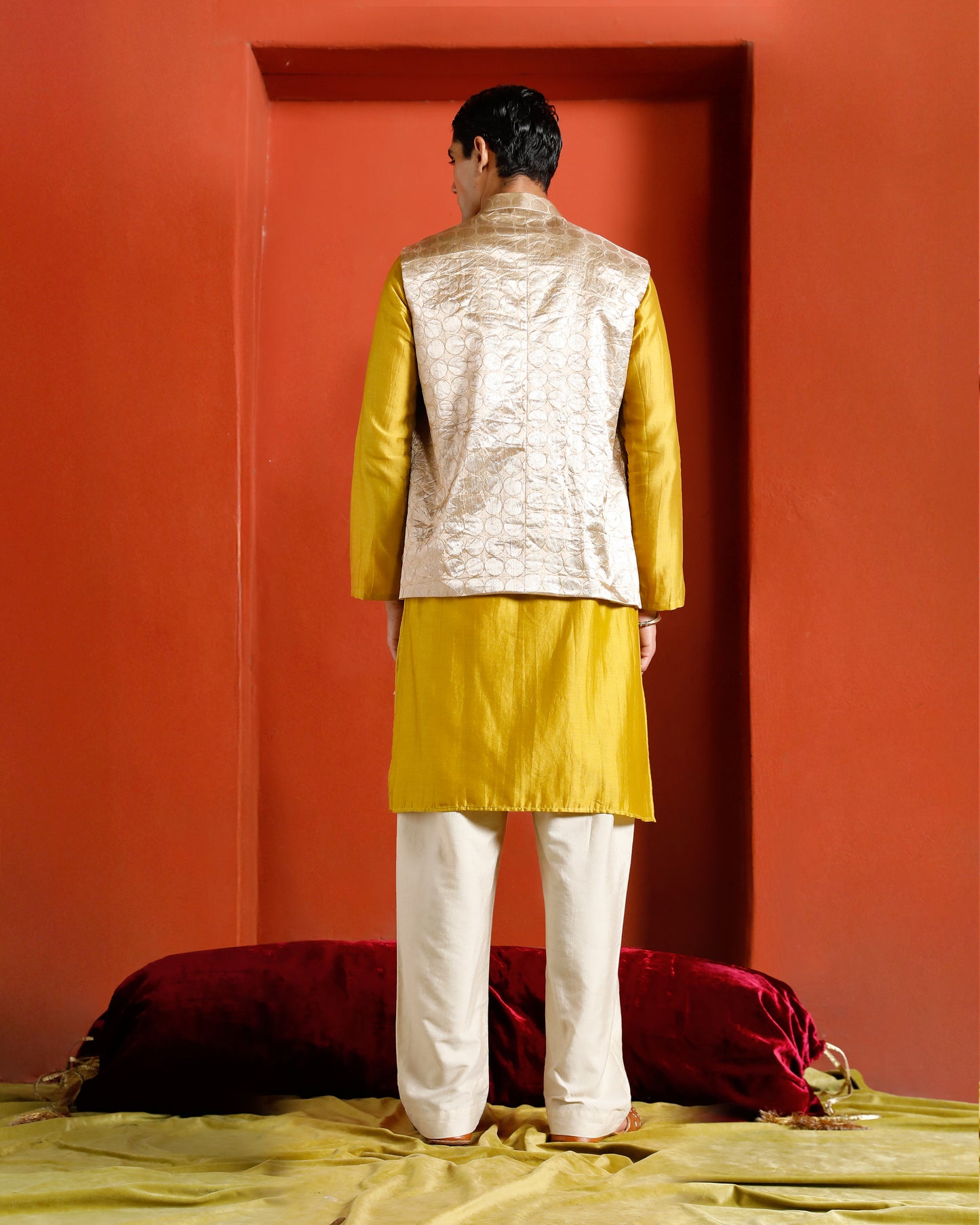 Silver Pure Tissue Brocade Circular Motif Bandi- Yellow Hue