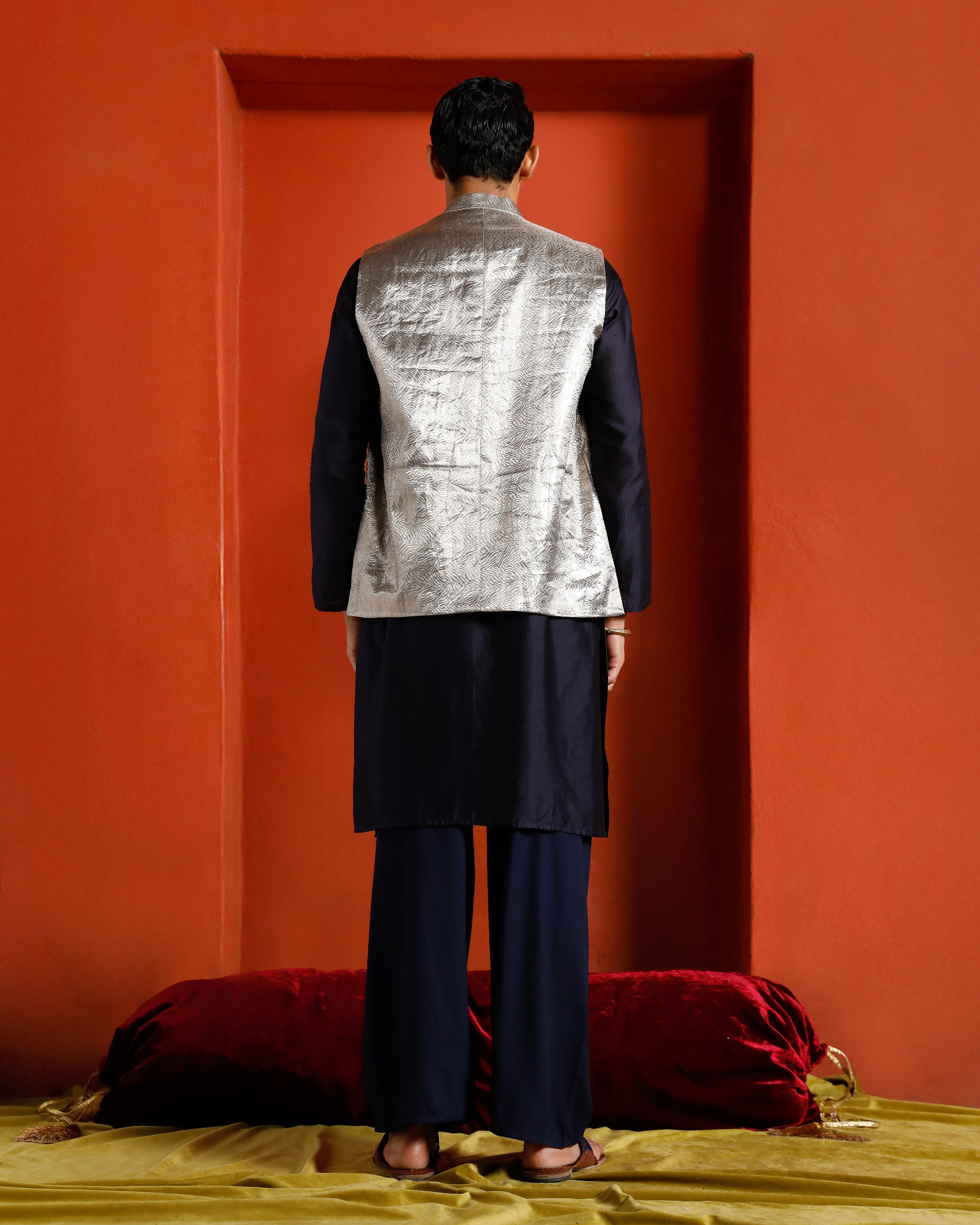 Silver Pure Tissue Brocade Skin Motif Bandi- Black Hue