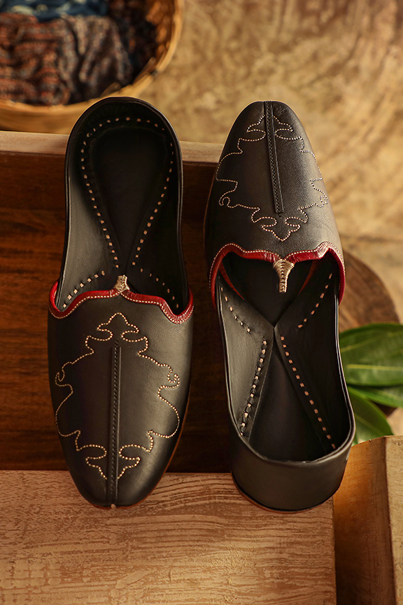 Raja Red Juttis