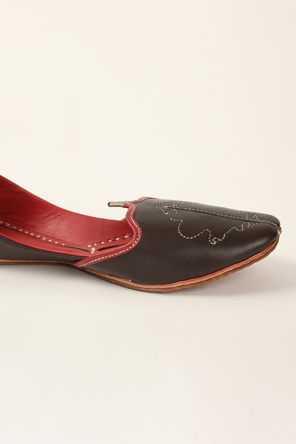 Raja Red Juttis