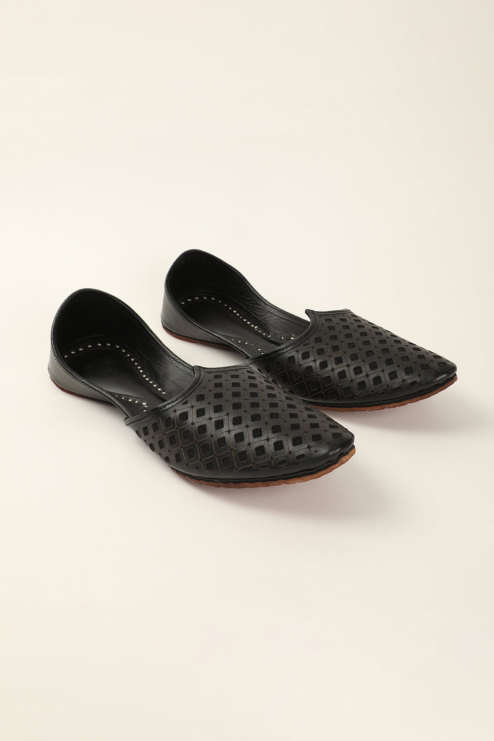 Choudhary Black Juttis